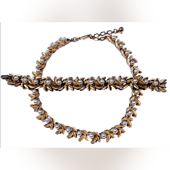 Vintage 1971 AVON Evening Creation Faux Gold Leaf Pearl Necklace & Braclet SET